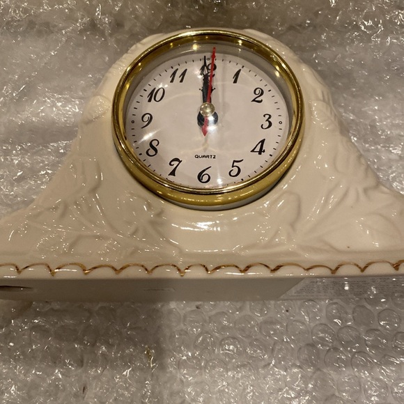 NIB & Vintage Mantle or Desktop Ceramic Clock - Picture 2 of 5